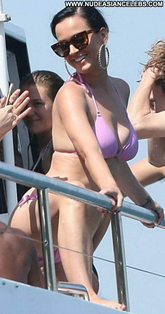 Katy Perry No Source Beautiful Celebrity Bikini Posing Hot Babe