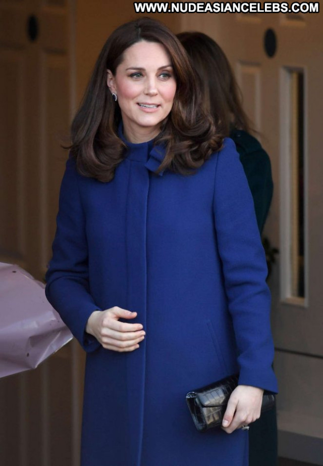 Kate Middleton No Source Posing Hot Beautiful Paparazzi Babe Celebrity