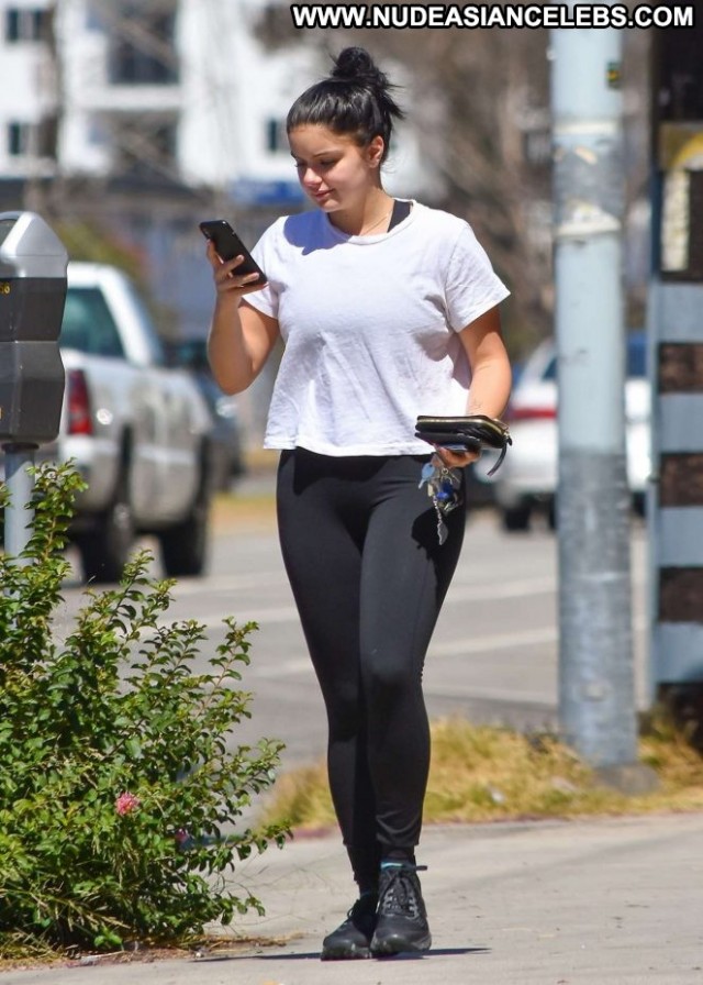 Ariel Winter Celebrity Winter Paparazzi Beautiful Posing