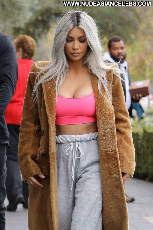 Kim Kardashian No Source  Posing Hot Babe Paparazzi Celebrity